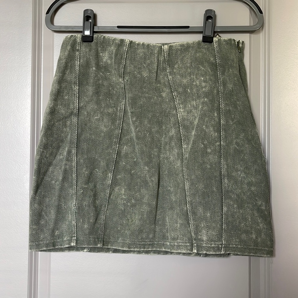 Corduroy green mini skirt, brand new
